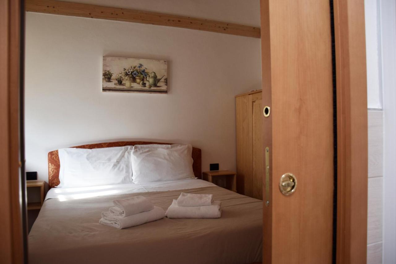 La Tana Del Tasso Rooms&Breakfast Camerata Cornello Dış mekan fotoğraf
