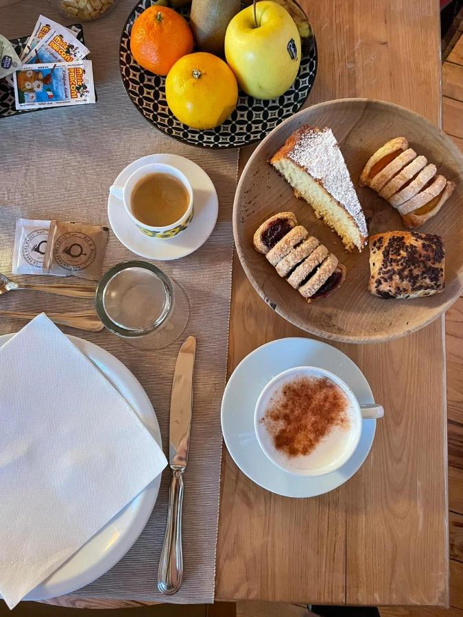 La Tana Del Tasso Rooms&Breakfast Camerata Cornello Dış mekan fotoğraf