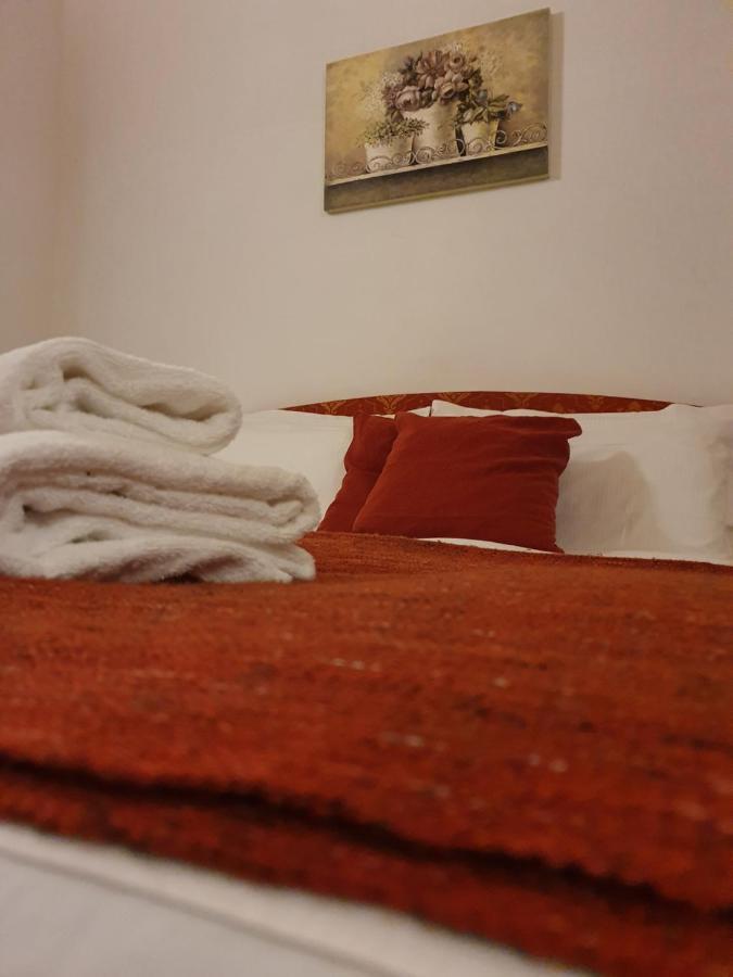 La Tana Del Tasso Rooms&Breakfast Camerata Cornello Dış mekan fotoğraf