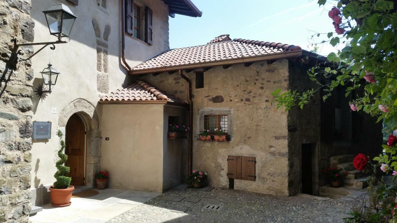 La Tana Del Tasso Rooms&Breakfast Camerata Cornello Dış mekan fotoğraf